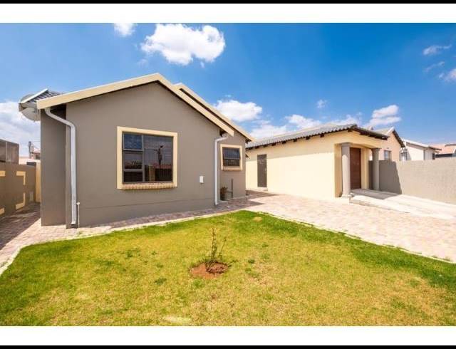 3 BEDROOM PROPERTY TO RENT IN FLEURHOF